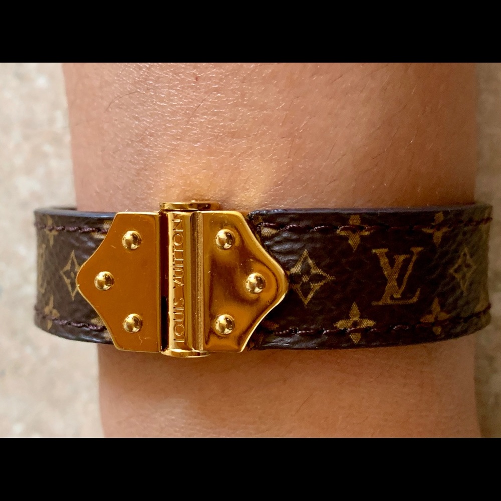 💯authentic Louis Vuitton leather bracelet